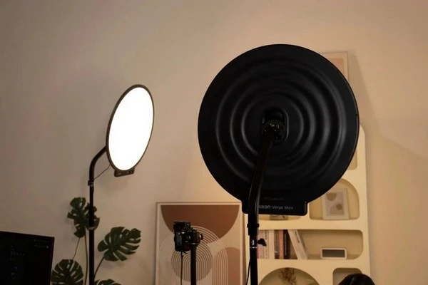 LED-панель Amaran Verge Max: порівняння світла для стримінгу та подкастів