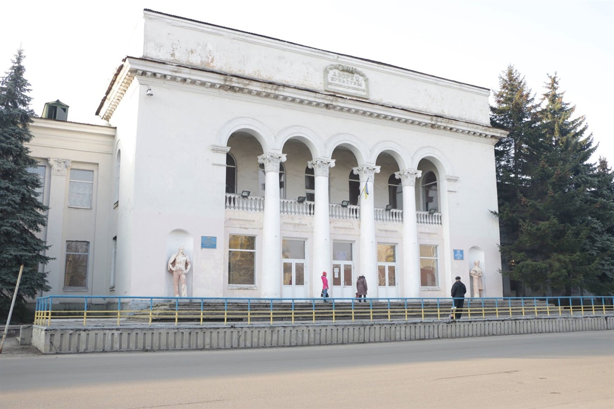 Здание не ремонтируют