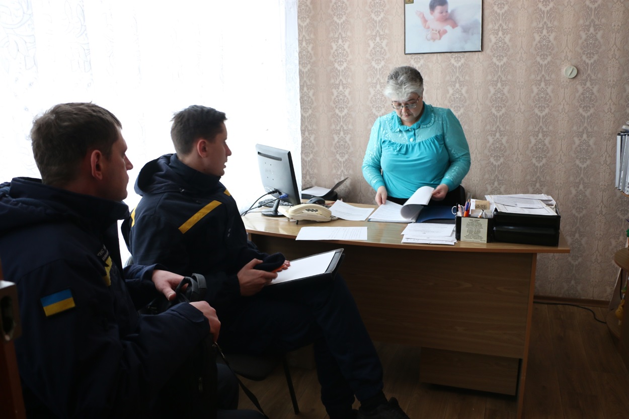 Проверяют наличие документации