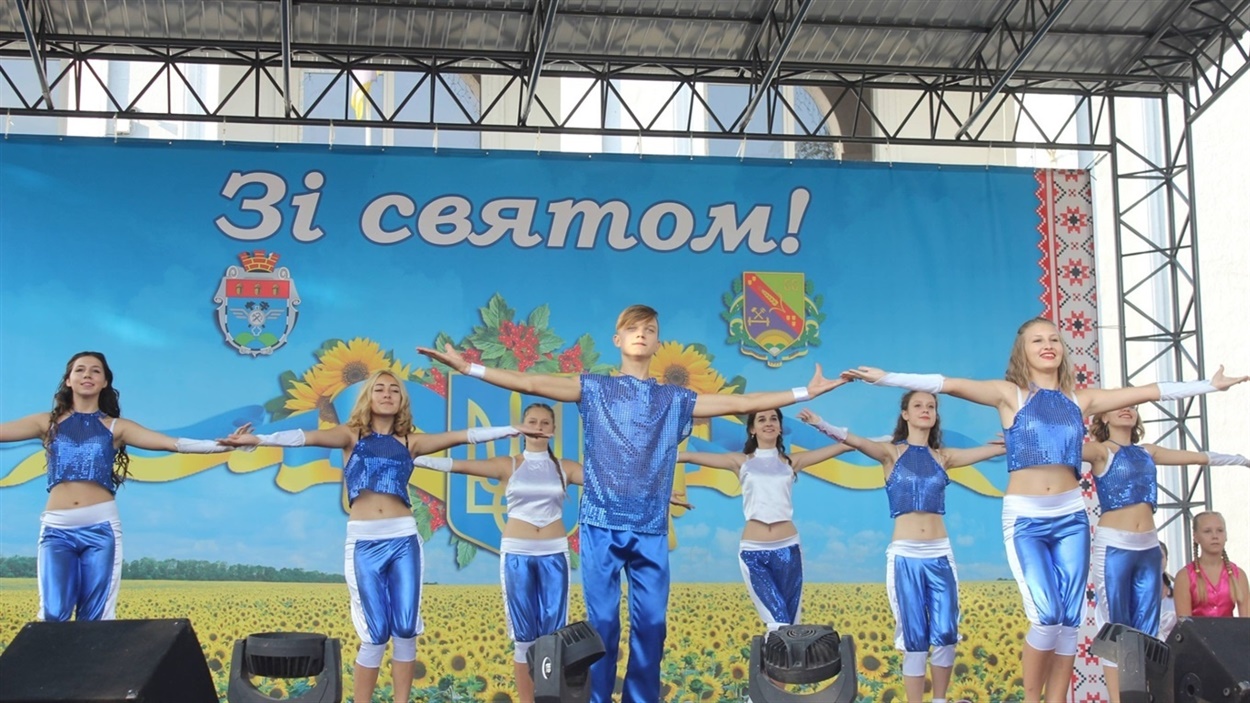Влад очень любит сцену