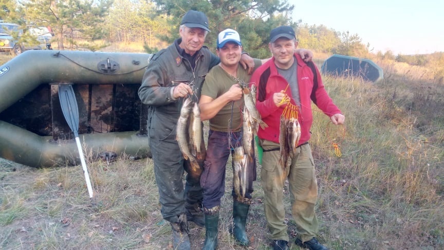 На рибалці з друзями