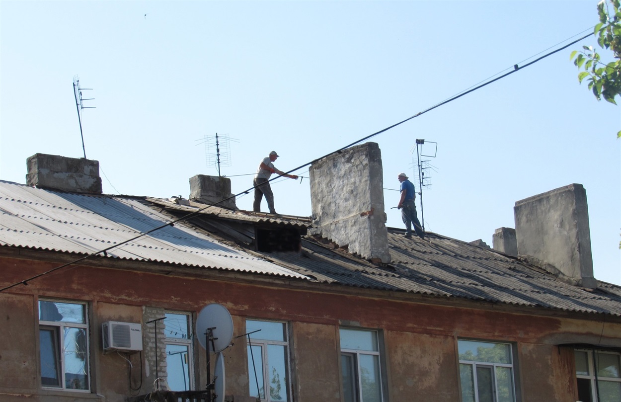 Провели замену шиферной кровли
