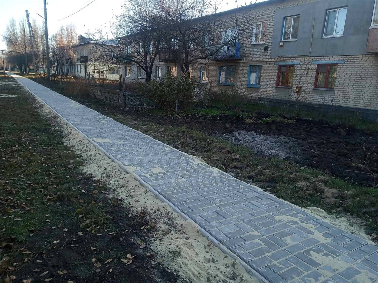 Тротуар у Врубівці