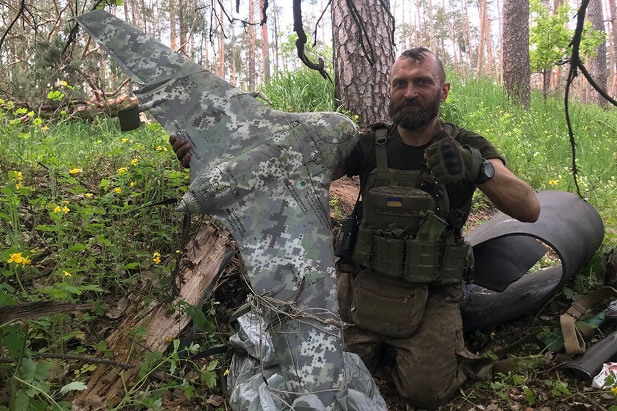 Нацгвардієуь збив на Луганщині російський рідкісний дрон "Елерон", 18.05.2023