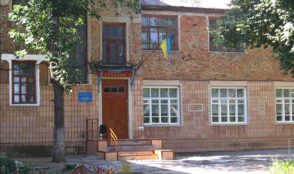В окупованому Лисичанську "визволителі" оселилися в старому центрі, по вулиці Д.Менделєєва, та облаштували казарму в ПТУ №2, 10.07.2023