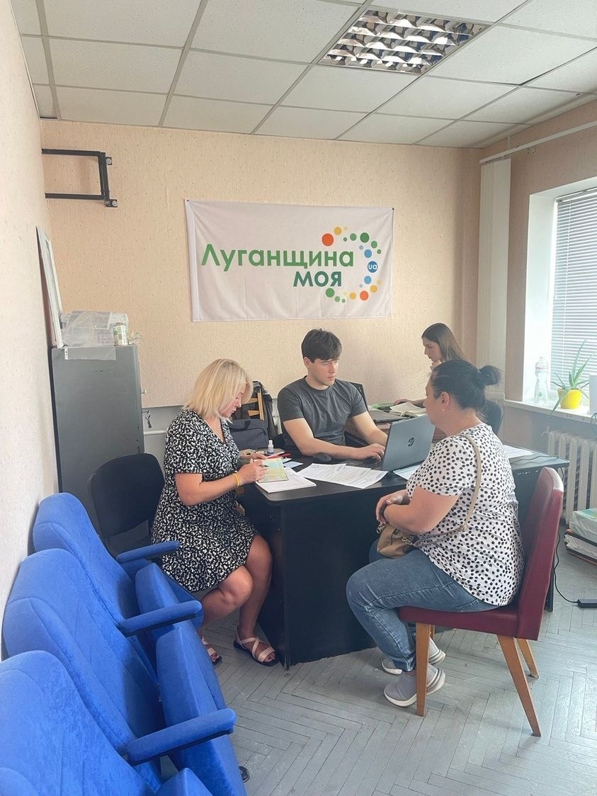 В гумхабі Кіровоградщини роздали переселенцям 370 продуктових наборів, 25.07.2023