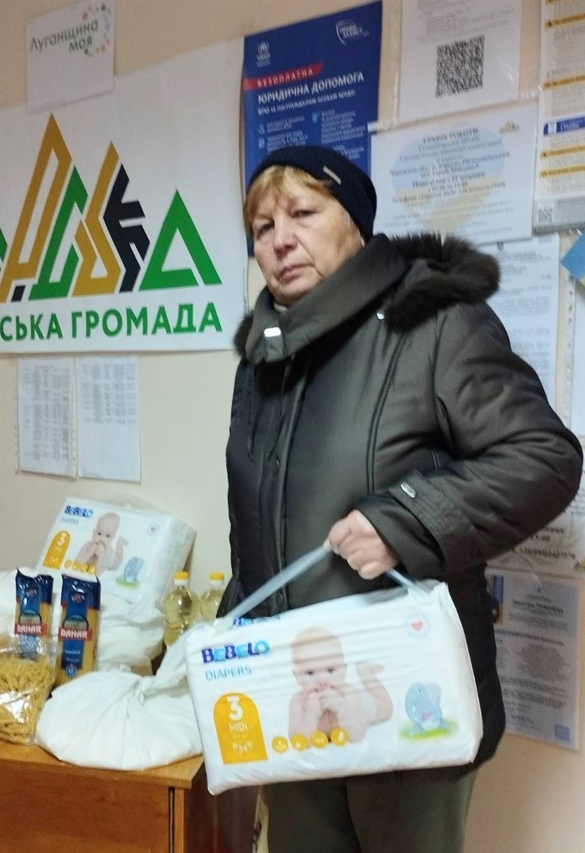 Протягом дня понад 380 переселенців з Луганщини отримали допомогу в гуманітарних штабах, 18.12.2023