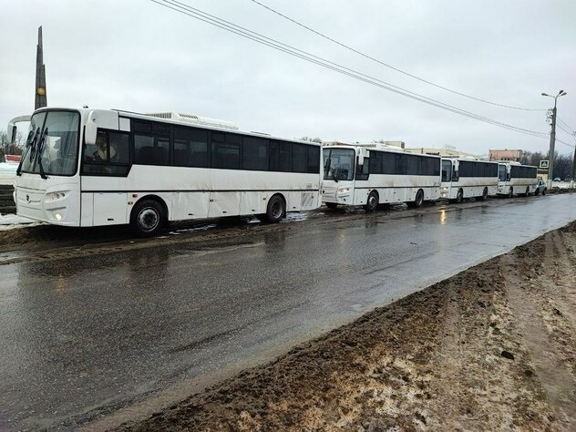 Напередодні псевдовиборів Кремль пригнав на окуповану Луганщину нові автобуси, 23.01.2024