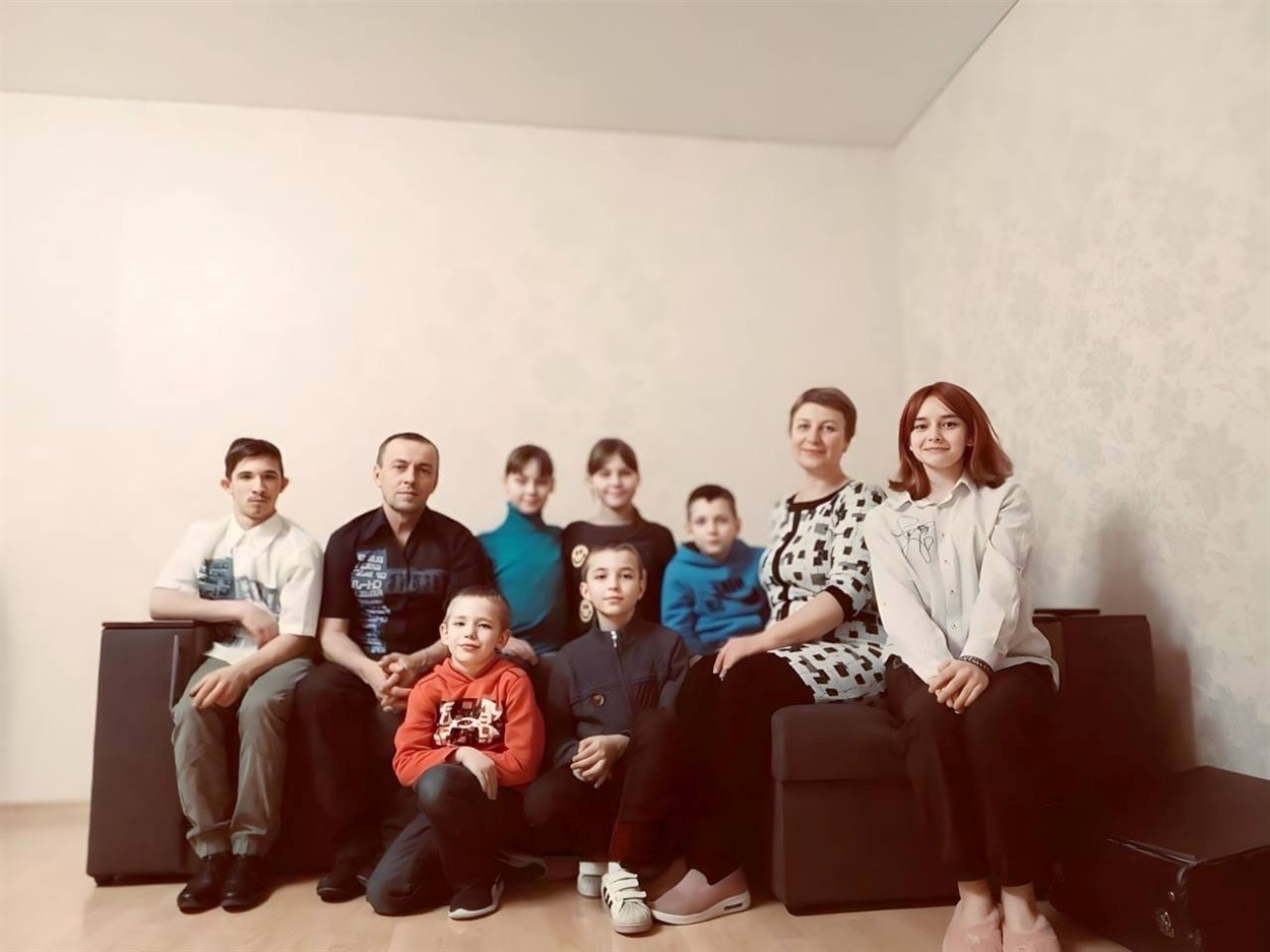 На Луганщині дитячий будинок сімейного типу Андрієнків із Попасної поповнився ще трьома дітками, 13.02.2024