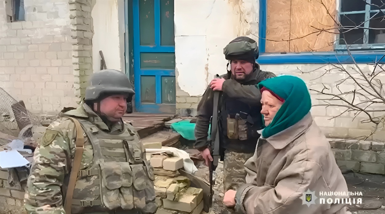 Поліцейські Луганщини доставляють гуманітарну і медичну допомогу жителям деокупованих сіл, 06.03.2024