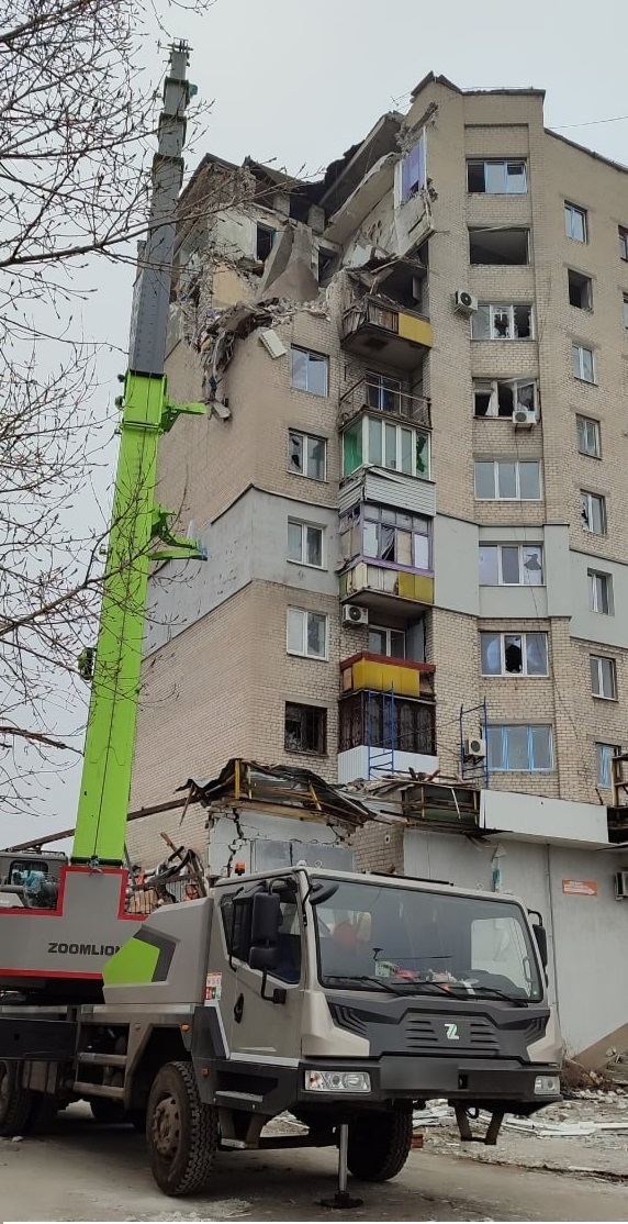 В окупованому Лисичанську “невстановленою ракетою” було пошкоджено шість квартир на 7-му, 8-му та 9-му поверхах будинку, 19.03.2024