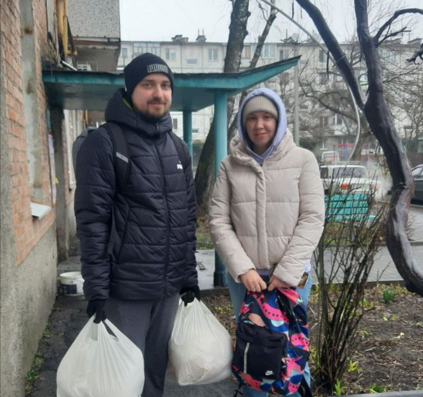 Попаснянські хаби продовжують видавати гуманітарку переселенцям з Луганщини, 22.03.2024