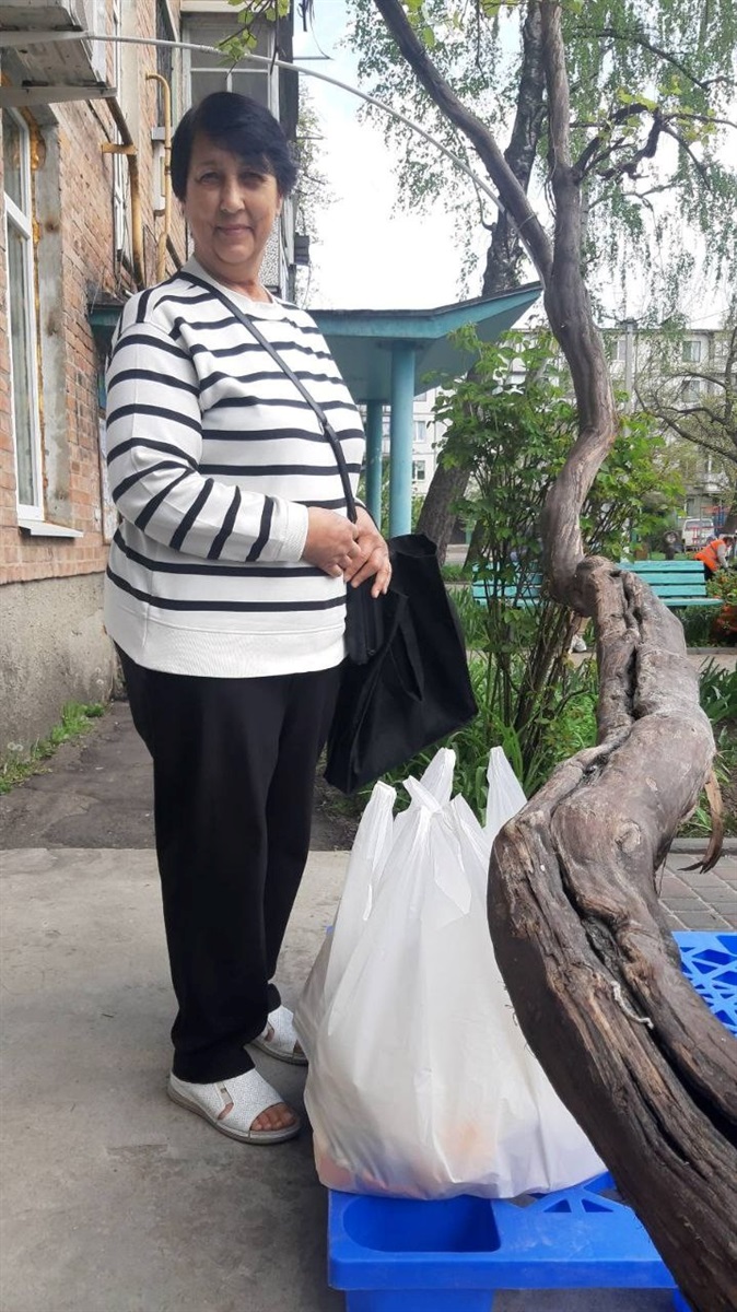 В хабах Попаснянської громади протягом трьох днів продуктові набори отримали 547 внутрішньо переміщених осіб з Луганщини, 18.04.2024