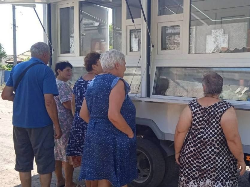 На Луганщині окупанти запустили автолавку у зруйновану Попасну, 10.07.2024