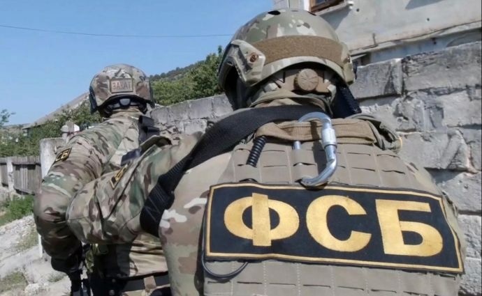 У Луганській псевдореспубліці співробітники російської ФСБ перевіряють кожного службовця окупаційних «держорганів» на наявність родичів за межами «республіки», 23.07.2024